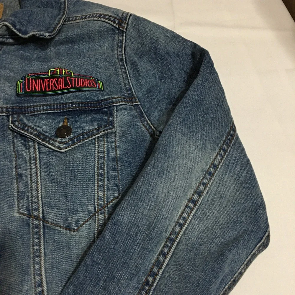 Universal Studios Denim Jacket Men Small Blue Retro Patch Trucker